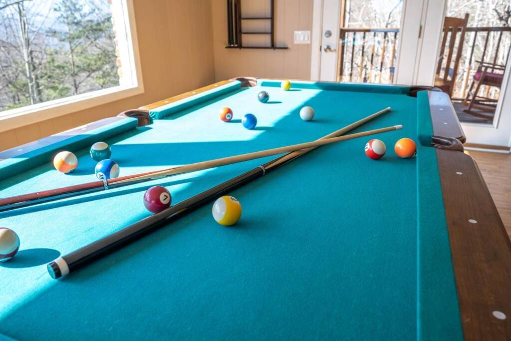 Happy Trails - Cobbly Nob Resort Home Gatlinburg Eksteriør bilde