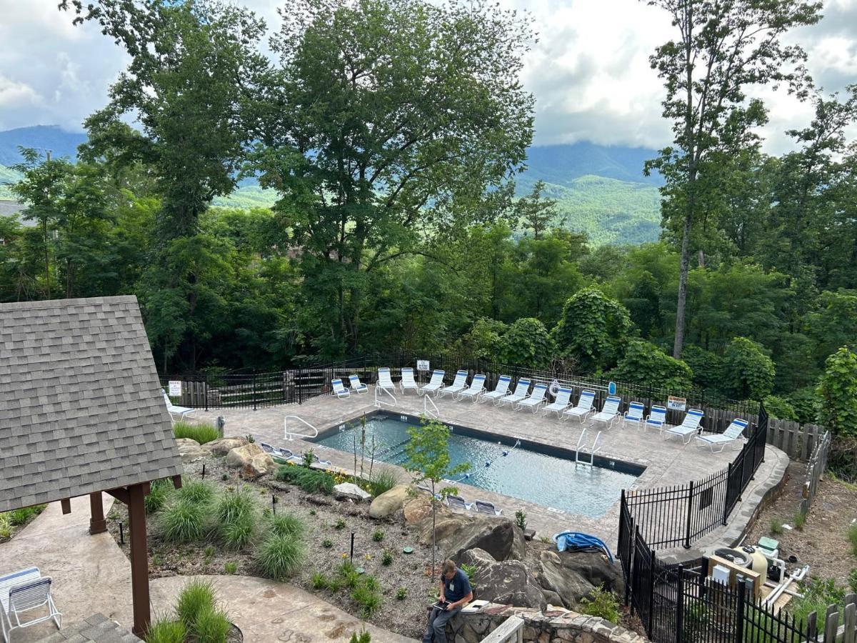 Happy Trails - Cobbly Nob Resort Home Gatlinburg Eksteriør bilde